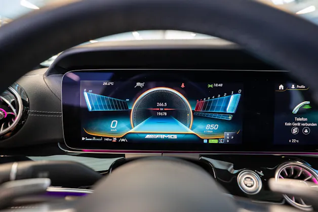 MERCEDES-BENZ AMG GT 53 4matic+ / Facelift / Carbon Keramik Bremsen / Glasdach / 360°Kamera /