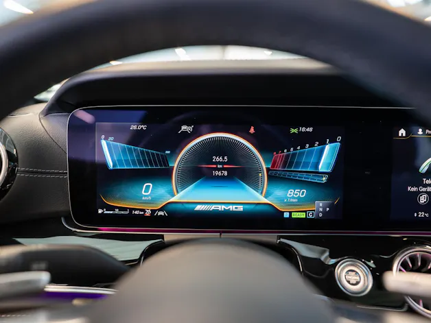 MERCEDES-BENZ AMG GT 53 4matic+ / Facelift / Carbon Keramik Bremsen / Glasdach / 360°Kamera /