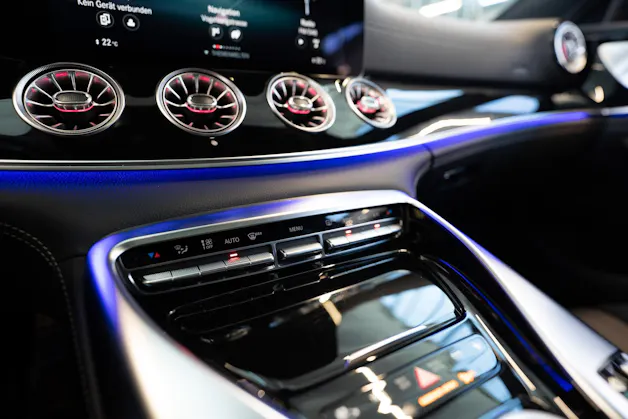 MERCEDES-BENZ AMG GT 53 4matic+ / Facelift / Carbon Keramik Bremsen / Glasdach / 360°Kamera /
