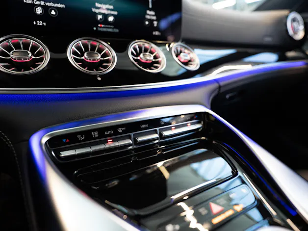 MERCEDES-BENZ AMG GT 53 4matic+ / Facelift / Carbon Keramik Bremsen / Glasdach / 360°Kamera /
