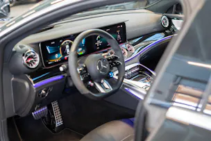 MERCEDES-BENZ AMG GT 53 4matic+ / Facelift / Carbon Keramik Bremsen / Glasdach / 360°Kamera /