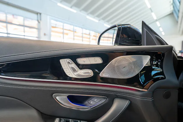 MERCEDES-BENZ AMG GT 53 4matic+ / Facelift / Carbon Keramik Bremsen / Glasdach / 360°Kamera /