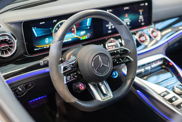 MERCEDES-BENZ AMG GT 53 4matic+ / Facelift / Carbon Keramik Bremsen / Glasdach / 360°Kamera /