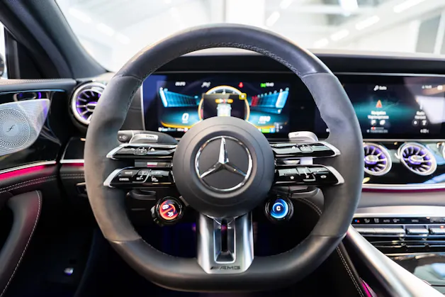 MERCEDES-BENZ AMG GT 53 4matic+ / Facelift / Carbon Keramik Bremsen / Glasdach / 360°Kamera /