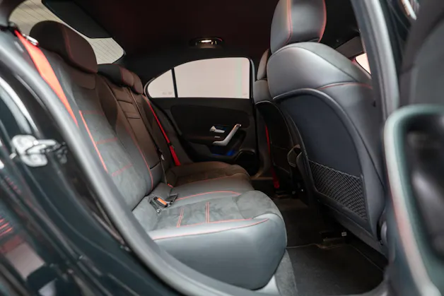 MERCEDES-BENZ A 35 AMG 4matic Limousine / Facelift / Rückfahrkamera / Ambientebeleuchtung