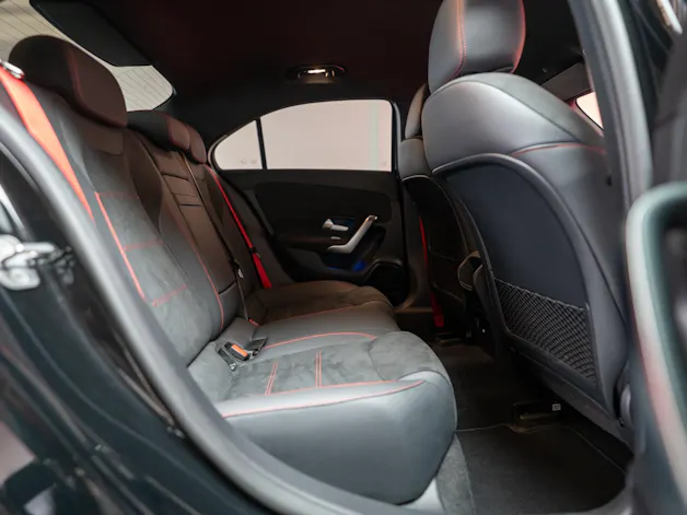 MERCEDES-BENZ A 35 AMG 4matic Limousine / Facelift / Rückfahrkamera / Ambientebeleuchtung