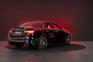 MERCEDES-BENZ A 35 AMG 4matic Limousine / Facelift / Rückfahrkamera / Ambientebeleuchtung