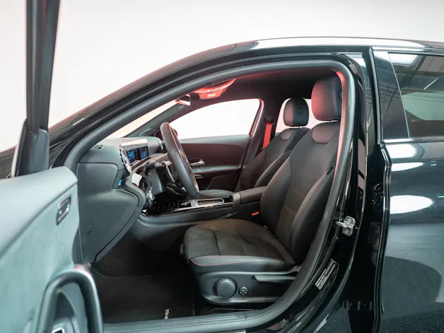 MERCEDES-BENZ A 35 AMG 4matic Limousine / Facelift / Rückfahrkamera / Ambientebeleuchtung