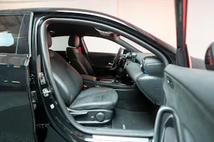 MERCEDES-BENZ A 35 AMG 4matic Limousine / Facelift / Rückfahrkamera / Ambientebeleuchtung