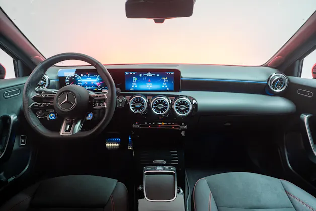 MERCEDES-BENZ A 35 AMG 4matic Limousine / Facelift / Rückfahrkamera / Ambientebeleuchtung