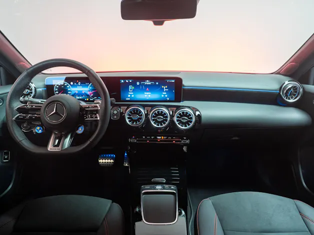 MERCEDES-BENZ A 35 AMG 4matic Limousine / Facelift / Rückfahrkamera / Ambientebeleuchtung