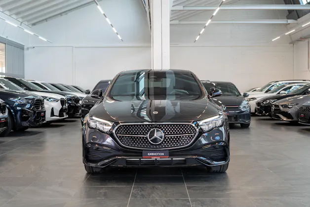 MERCEDES-BENZ E 220 d AMG Line / Navi / Rückfahrkamera / Sitzheizung