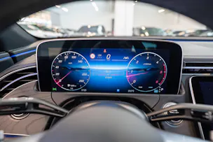 MERCEDES-BENZ E 220 d AMG Line / Navi / Rückfahrkamera / Sitzheizung