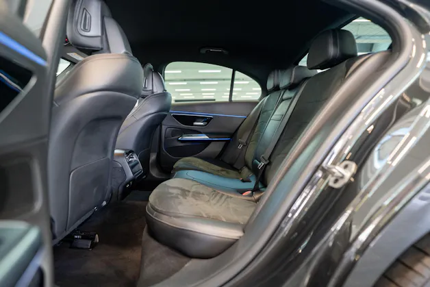 MERCEDES-BENZ E 220 d AMG Line / Navi / Rückfahrkamera / Sitzheizung