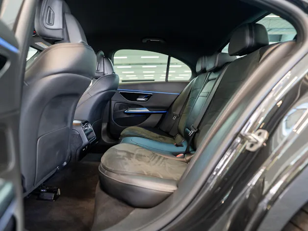 MERCEDES-BENZ E 220 d AMG Line / Navi / Rückfahrkamera / Sitzheizung