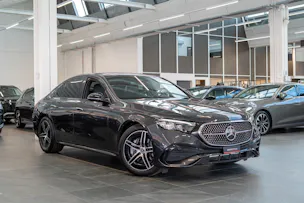 MERCEDES-BENZ E 220 d AMG Line / Navi / Rückfahrkamera / Sitzheizung