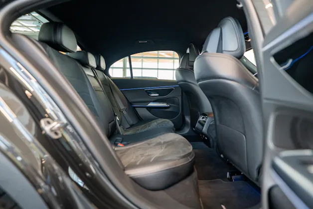 MERCEDES-BENZ E 220 d AMG Line / Navi / Rückfahrkamera / Sitzheizung