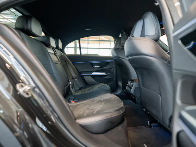 MERCEDES-BENZ E 220 d AMG Line / Navi / Rückfahrkamera / Sitzheizung