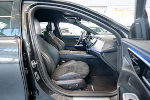 MERCEDES-BENZ E 220 d AMG Line / Navi / Rückfahrkamera / Sitzheizung