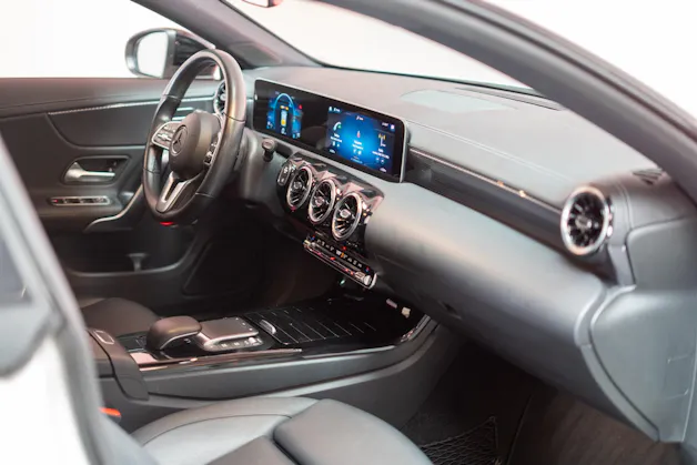 MERCEDES-BENZ CLA 180 Progressive / CH-Fahrzeug / Leder-Sitze / Rückfahrkamera