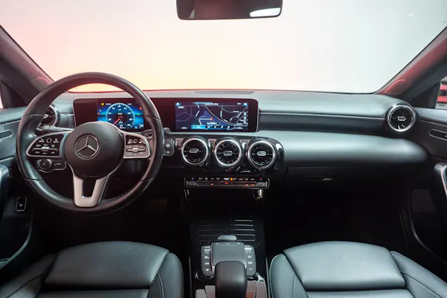 MERCEDES-BENZ CLA 180 Progressive / CH-Fahrzeug / Leder-Sitze / Rückfahrkamera