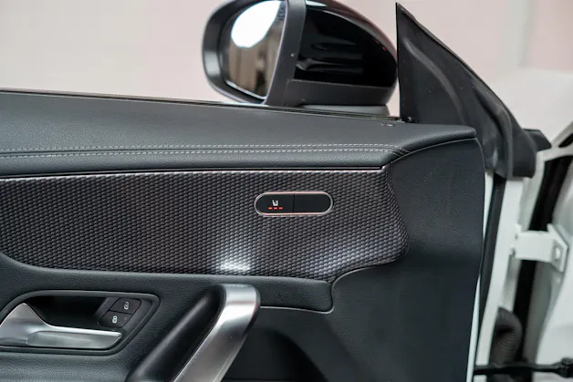 MERCEDES-BENZ CLA 180 Progressive / CH-Fahrzeug / Leder-Sitze / Rückfahrkamera
