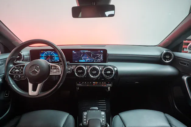 MERCEDES-BENZ CLA 180 Progressive / CH-Fahrzeug / Leder-Sitze / Rückfahrkamera