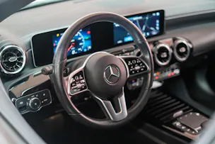 MERCEDES-BENZ CLA 180 Progressive / CH-Fahrzeug / Leder-Sitze / Rückfahrkamera