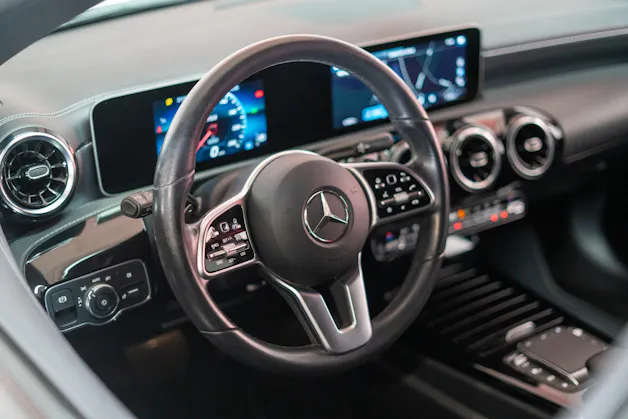 MERCEDES-BENZ CLA 180 Progressive / CH-Fahrzeug / Leder-Sitze / Rückfahrkamera