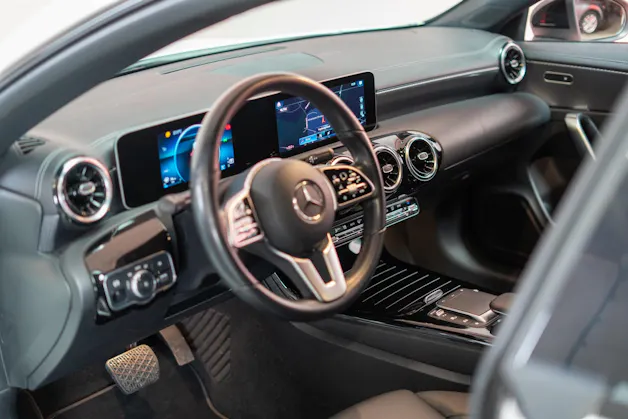 MERCEDES-BENZ CLA 180 Progressive / CH-Fahrzeug / Leder-Sitze / Rückfahrkamera