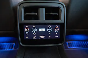 PORSCHE Taycan Turbo S / CH-Fahrzeug / Keramik Brems-Anlage / Panorama / Alcantara Lenkrad / Sport Chrono