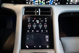 PORSCHE Taycan Turbo S / CH-Fahrzeug / Keramik Brems-Anlage / Panorama / Alcantara Lenkrad / Sport Chrono