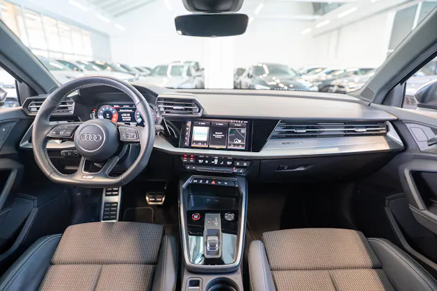 AUDI S3 Sportback 2.0 TFSI quattro S-Tronic / CH-Fahrzeug / Virtual Cockpit / Rückfahrkamera