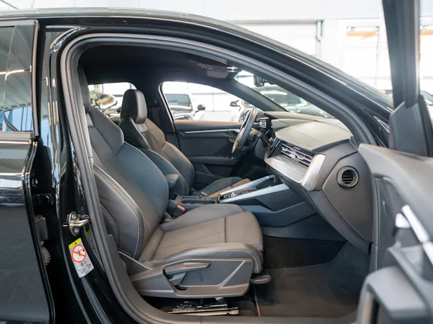 AUDI S3 Sportback 2.0 TFSI quattro S-Tronic / CH-Fahrzeug / Virtual Cockpit / Rückfahrkamera