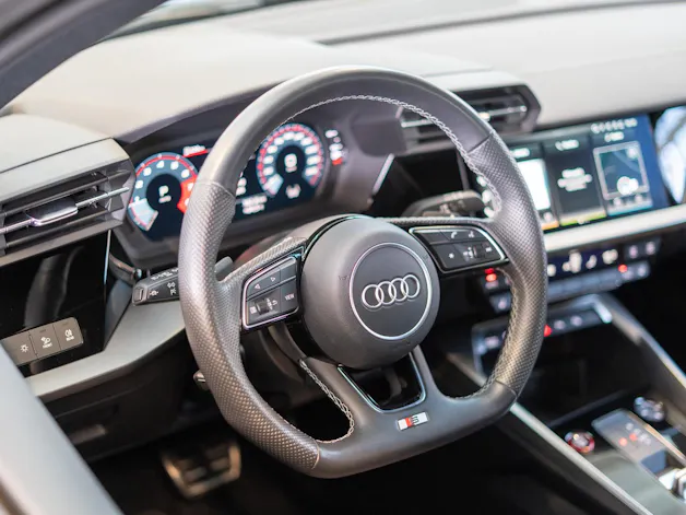 AUDI S3 Sportback 2.0 TFSI quattro S-Tronic / CH-Fahrzeug / Virtual Cockpit / Rückfahrkamera