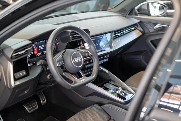 AUDI S3 Sportback 2.0 TFSI quattro S-Tronic / CH-Fahrzeug / Virtual Cockpit / Rückfahrkamera