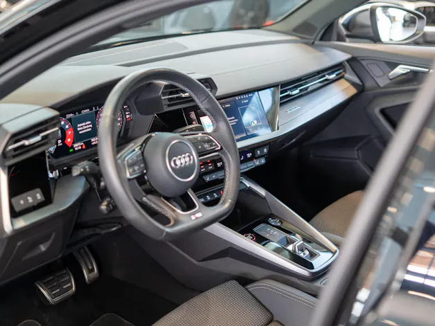 AUDI S3 Sportback 2.0 TFSI quattro S-Tronic / CH-Fahrzeug / Virtual Cockpit / Rückfahrkamera
