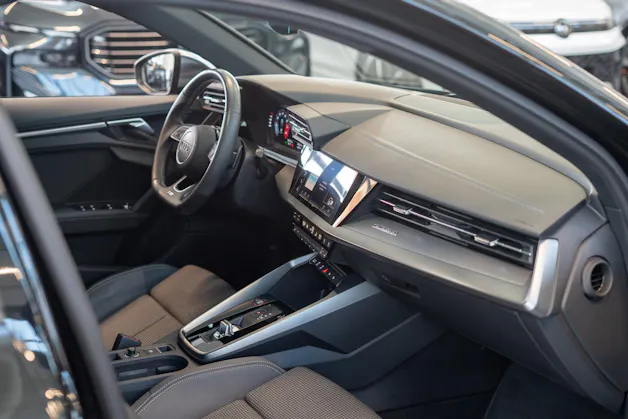 AUDI S3 Sportback 2.0 TFSI quattro S-Tronic / CH-Fahrzeug / Virtual Cockpit / Rückfahrkamera