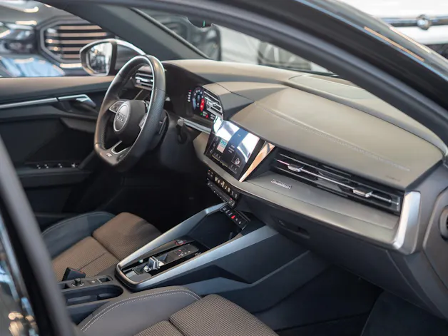 AUDI S3 Sportback 2.0 TFSI quattro S-Tronic / CH-Fahrzeug / Virtual Cockpit / Rückfahrkamera