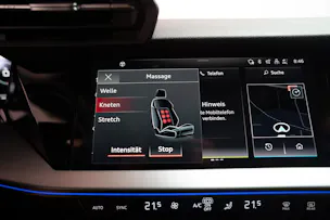 AUDI RS3 Limousine 2.5 TFSI quattro S-Tronic / Panorama-Glasdach / Performance-Abgasanlage / Massage-Sitz