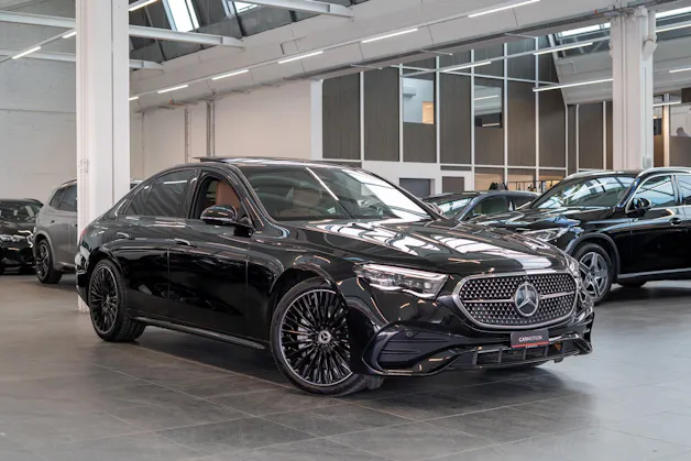MERCEDES-BENZ E 450 d AMG Line 4matic / Hyperscreen / Panorama / 360°Kamera