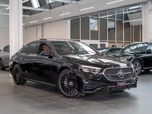MERCEDES-BENZ E 450 d AMG Line 4matic / Hyperscreen / Panorama / 360°Kamera