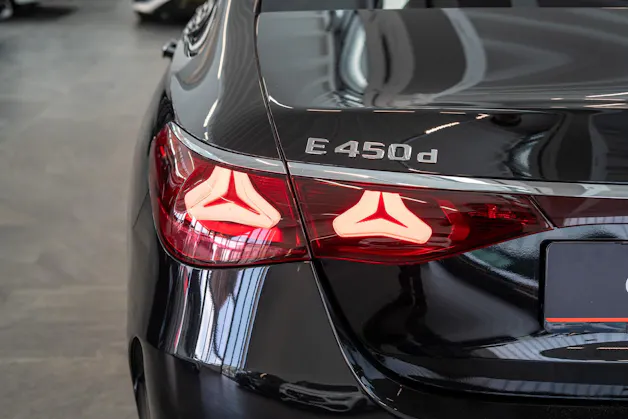 MERCEDES-BENZ E 450 d AMG Line 4matic / Hyperscreen / Panorama / 360°Kamera