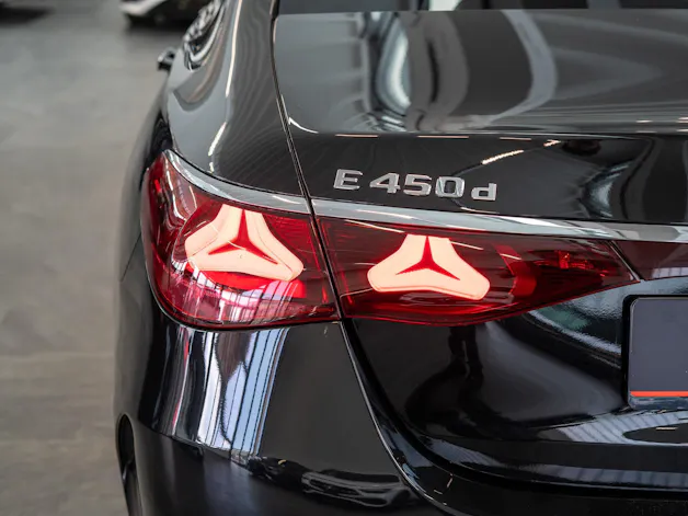 MERCEDES-BENZ E 450 d AMG Line 4matic / Hyperscreen / Panorama / 360°Kamera