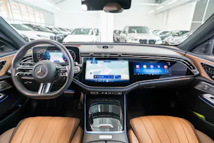MERCEDES-BENZ E 450 d AMG Line 4matic / Hyperscreen / Panorama / 360°Kamera