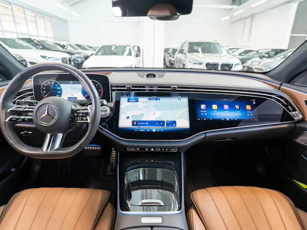 MERCEDES-BENZ E 450 d AMG Line 4matic / Hyperscreen / Panorama / 360°Kamera