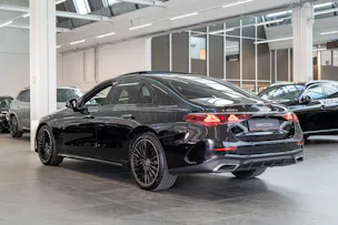 MERCEDES-BENZ E 450 d AMG Line 4matic / Hyperscreen / Panorama / 360°Kamera
