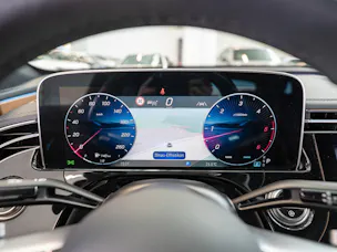 MERCEDES-BENZ E 450 d AMG Line 4matic / Hyperscreen / Panorama / 360°Kamera