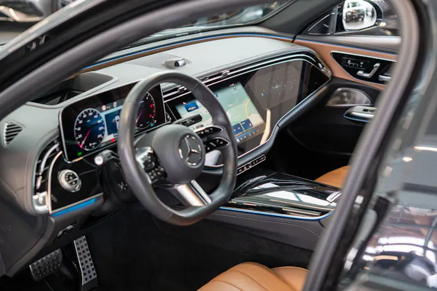 MERCEDES-BENZ E 450 d AMG Line 4matic / Hyperscreen / Panorama / 360°Kamera