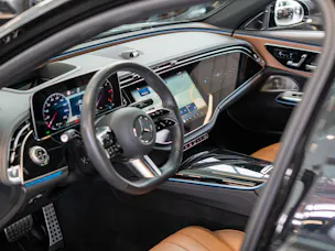 MERCEDES-BENZ E 450 d AMG Line 4matic / Hyperscreen / Panorama / 360°Kamera